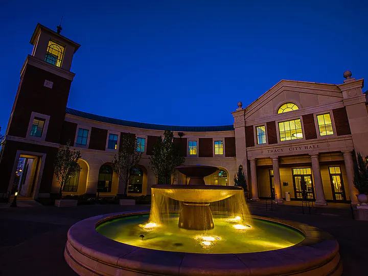 Tracy City Hall